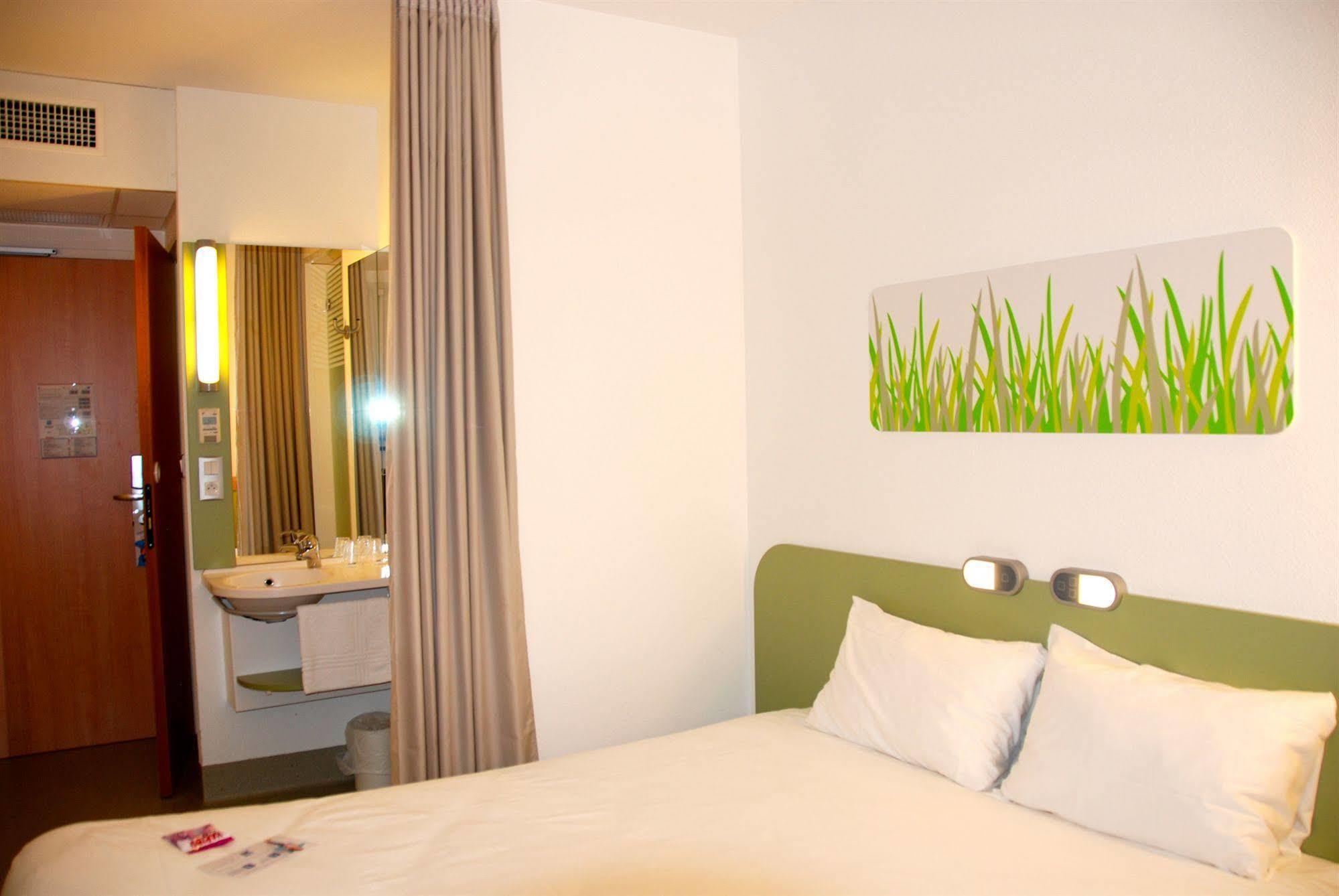 Ibis Budget Roanne Hotel Exteriör bild